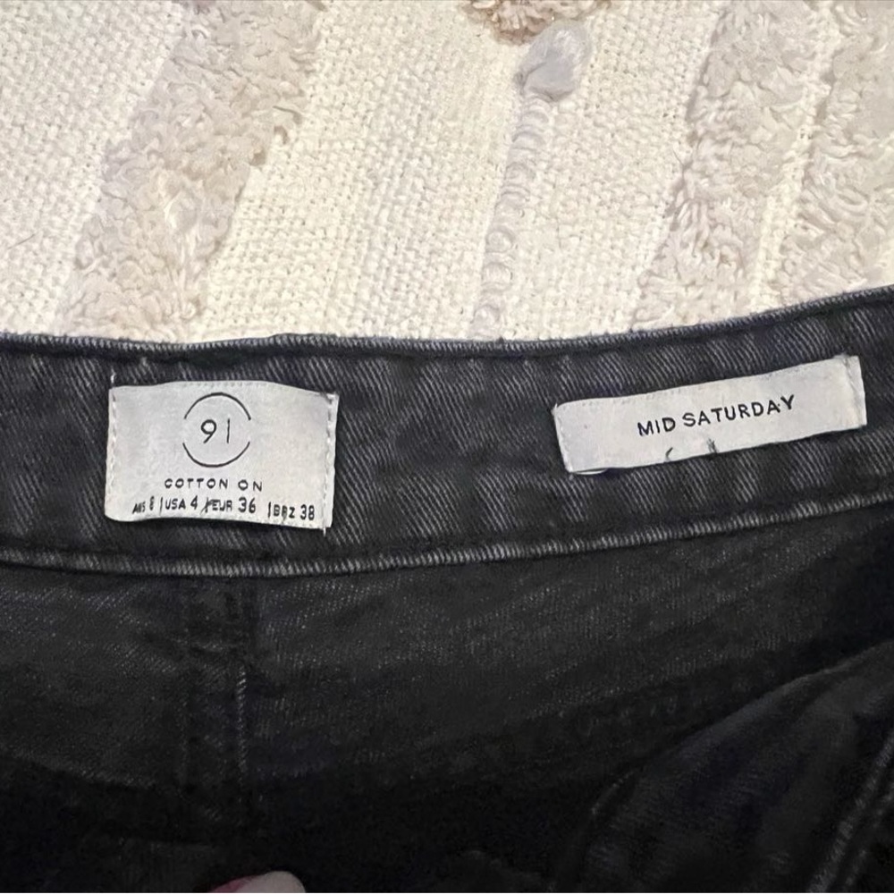Shorts - Picture 3 of 3